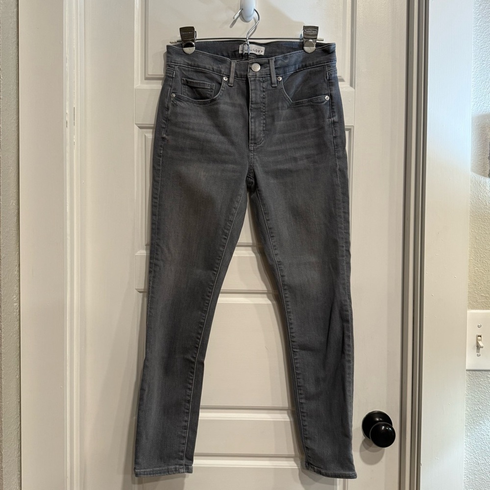 LOFT Modern Skinny Jeans Gray Wash Size 28 / 6